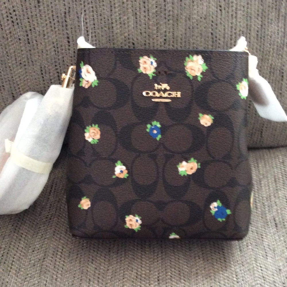 Authentic Coach Bucket Bag & Wristlet Mini Roses - Picture 2 of 7